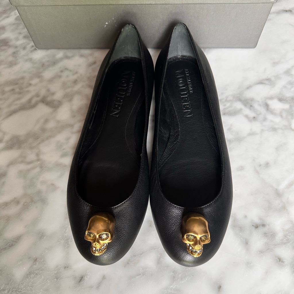 Alexander Mcqueen Black Leather Ballet Flats With Gold Skull